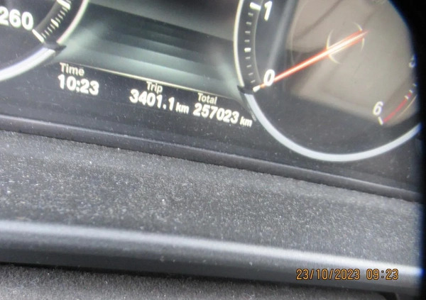BMW Seria 5 cena 29500 przebieg: 257000, rok produkcji 2015 z Warszawa małe 121